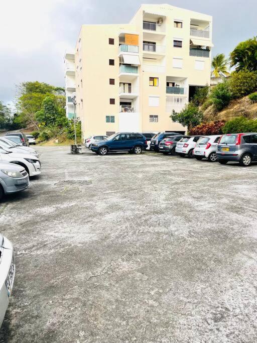 Apartmán T2 Avec Parking - Entierement Climatise - Chez Elo Schoelcher Exteriér fotografie